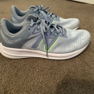 New Balance Tennis Shoes